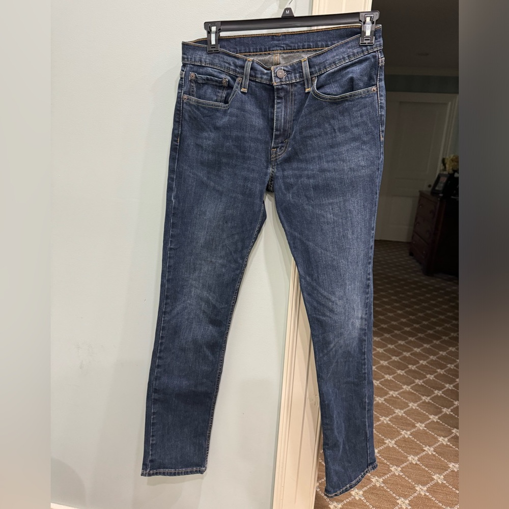 Men’s Levi Dark Wash Jeans